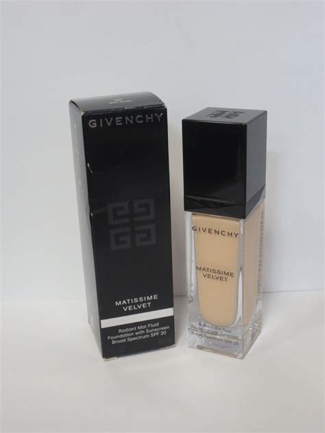 Givenchy N00 Mat Ivory Matissime Velvet Radiant Mattifying Fluid 